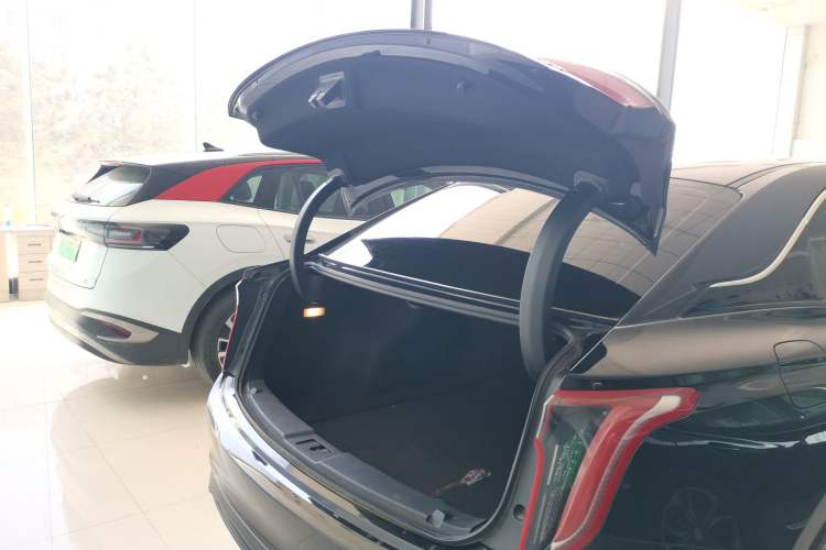 Used Hongqi E-QM5 2023 560km PLUS
