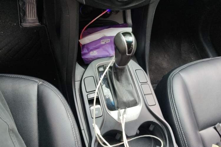 Used Hyundai Santa Fe 2013 2.4L Automatic 4x4 Comfort Edition
