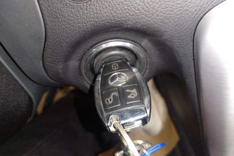 Used Mercedes-Benz SLK-Class 2011 SLK 200 Fashion Model