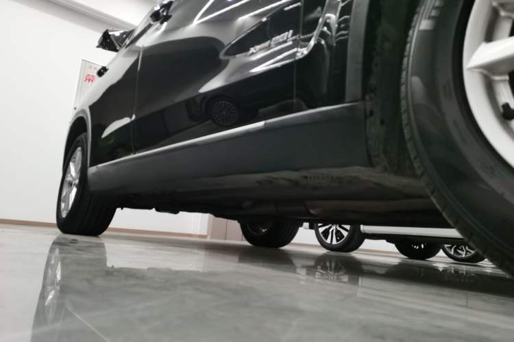 Used BMW X5 2015 xDrive28i
