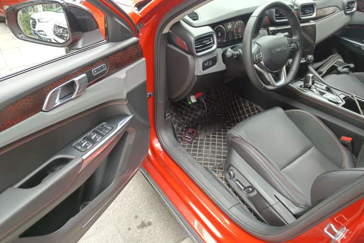 Used Lynk & Co 02 2019 1.5T DCT Two-Wheel Drive Pro Edition China VI Standard
