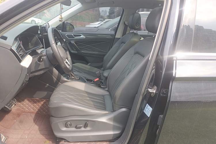 Used Volkswagen Tiguan L 2022 330TSI Automatic Two-Wheel Drive R-Line Enhanced Edition
