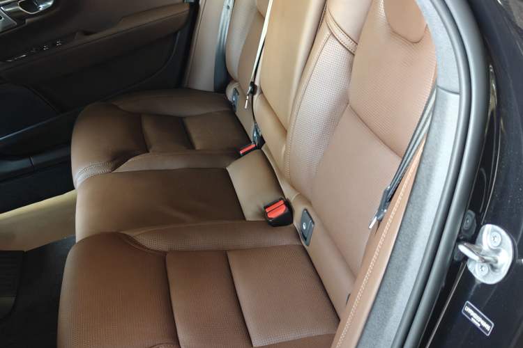 Used Volvo S90 New Energy 2025 Plug-in Hybrid Four-Wheel Drive Long-Range Luxury Smart Edition
