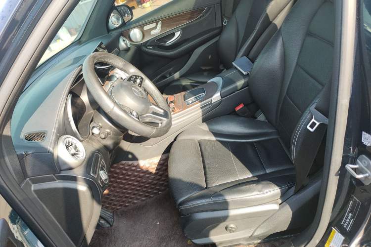 Used Mercedes-Benz GLC 2020 Facelift GLC 300 L 4MATIC Dynamic Edition
