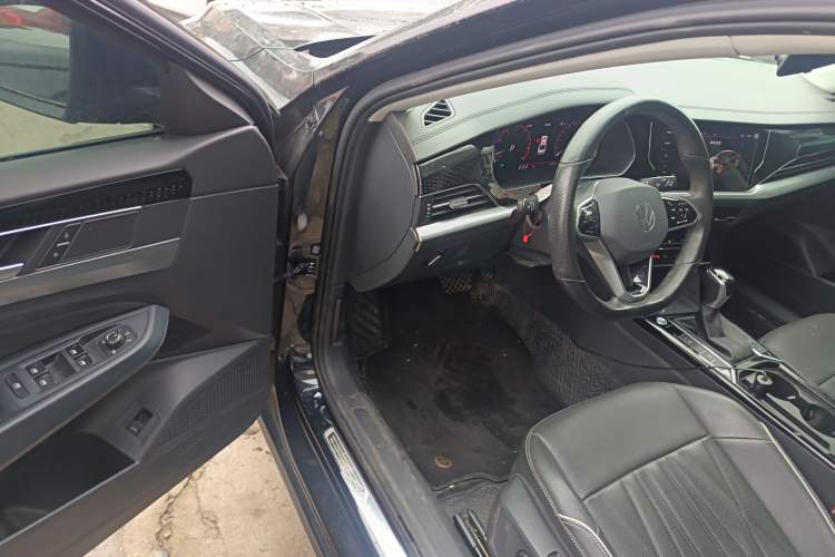 Used Volkswagen Passat 2022 330TSI Starry Luxury Edition – Exclusive Special Edition