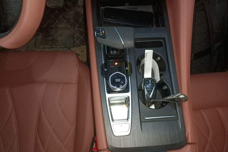 Used Changan CS75 PLUS 2024 3rd Generation Champion Edition 1.5T Intelligent Drive Dynamic Model
