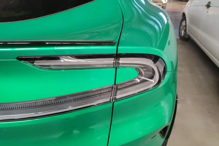 Used  YU7 2025 Ultra-Long Range High-Performance All-Wheel-Drive Max Edition
