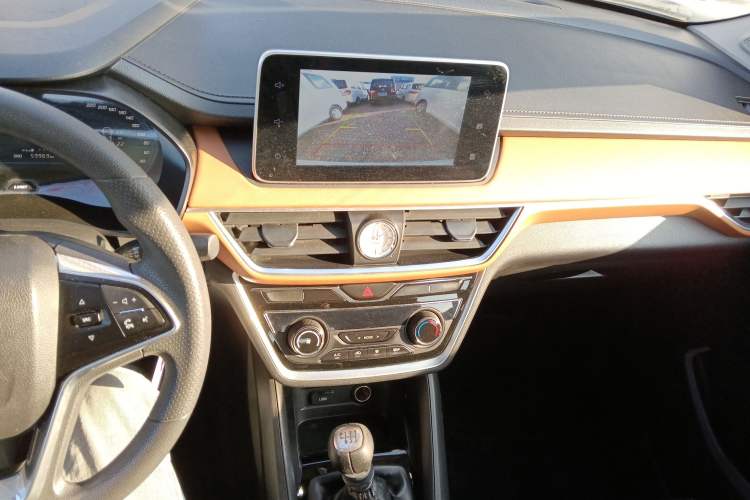 Used Wuling Hongguang S3 2019 1.5L Manual Luxury Model China VI Standard
