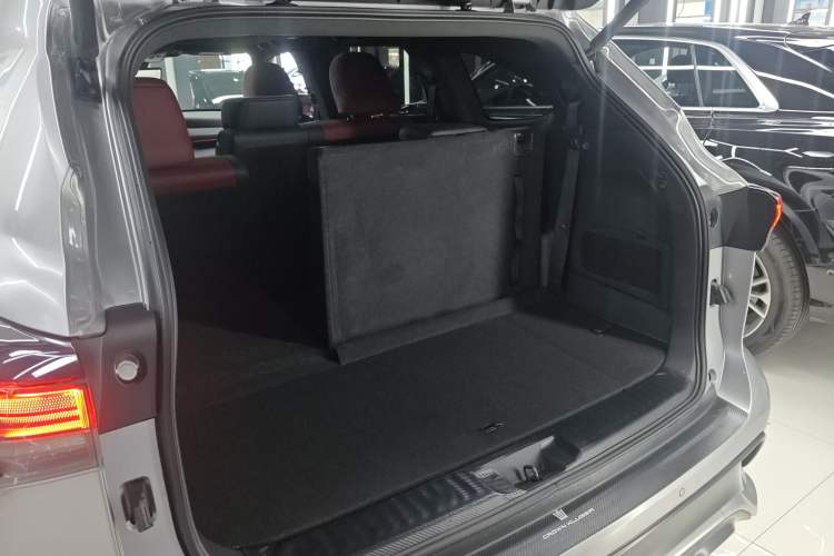 Used Toyota Crown Land Cruiser 2021 2.5L HEV Four-Wheel Drive Flagship Edition
