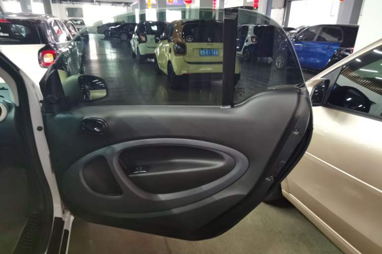 Used  fortwo 2015 1.0L 52 kW hardtop Dynamic version
