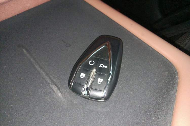 Used Changan UNI-Z New Energy 2024 Blue Whale Smart Electric iDD 125km Beyond Edition
