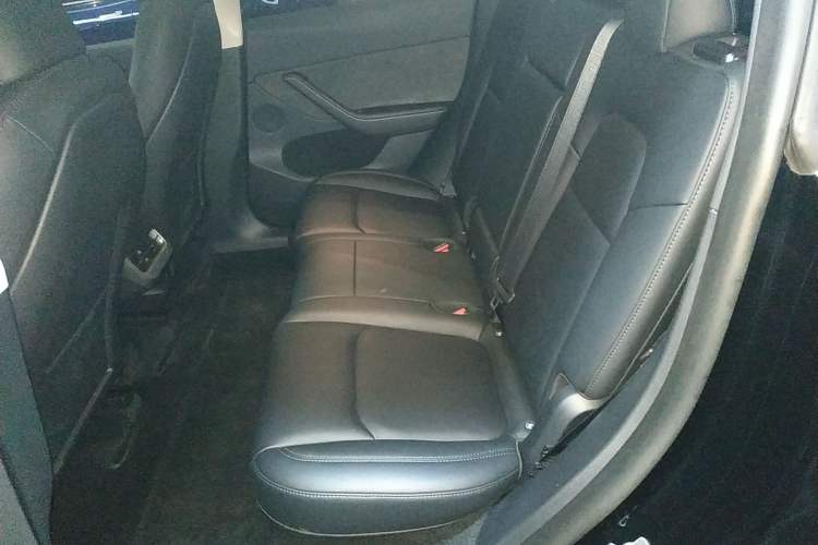 Used Tesla Model Y 2024 Long-Range All-Wheel-Drive Version