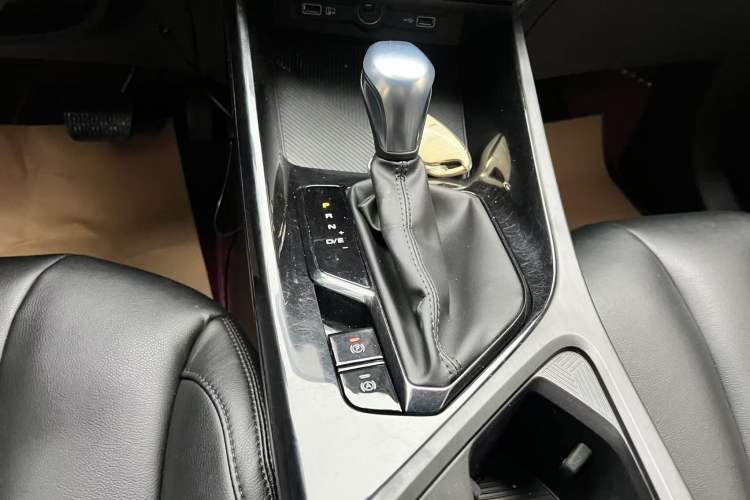 Used Roewe i5 2021 1.5L CVT Platinum Edition
