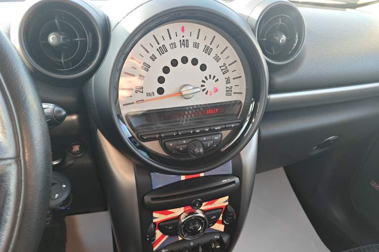 Used  Countryman 2011 1.6L ONE