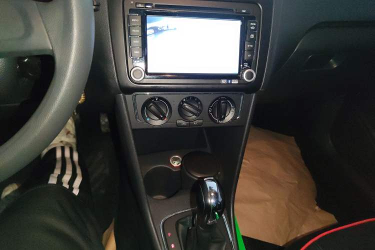 Used Volkswagen Polo 2014 1.6L Automatic Comfort Edition