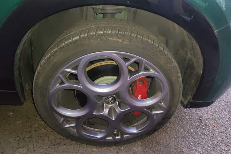 Used Alfa Romeo Tonale 2023 2.0T 268HP AWD Veloce Track Edition
