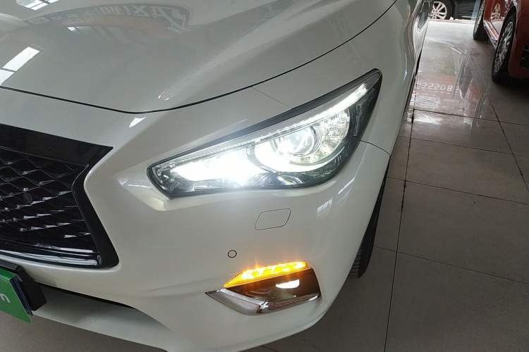 Used Infiniti Q50L 2018 2.0T Enjoyment Version China VI Standard
