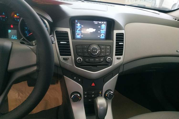 Used Chevrolet Cruze 2013 1.8L SE AT
