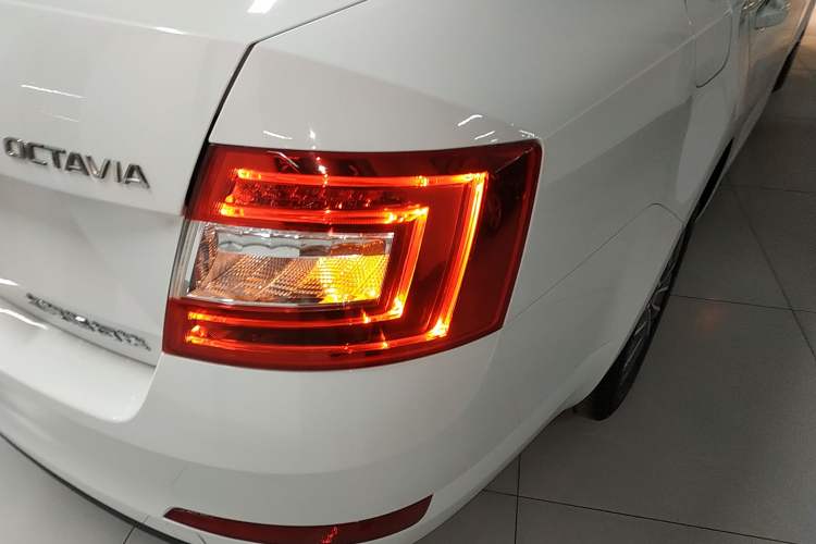 Used Skoda Octavia 2017 1.6L Automatic Chuanxing Edition
