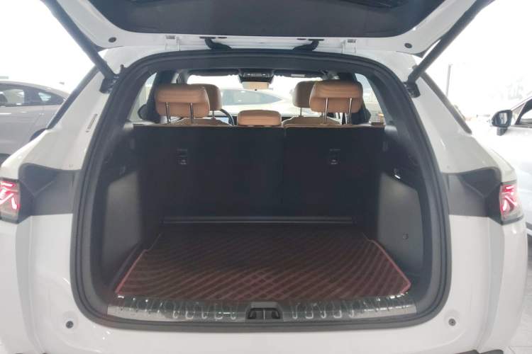 Used BYD Song L DM-i 2024 112 km Beyond Edition
