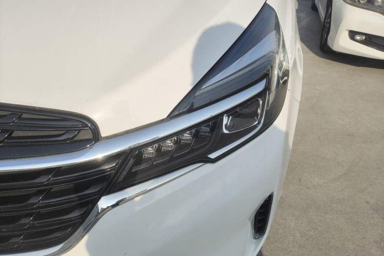 Used Buick GL8 2021 Land Cruiser Executive 652T Premium Model
