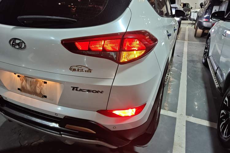 Used Hyundai Tucson 2018 1.6T Dual-Clutch Two-Wheel Drive 15th Anniversary Special Edition