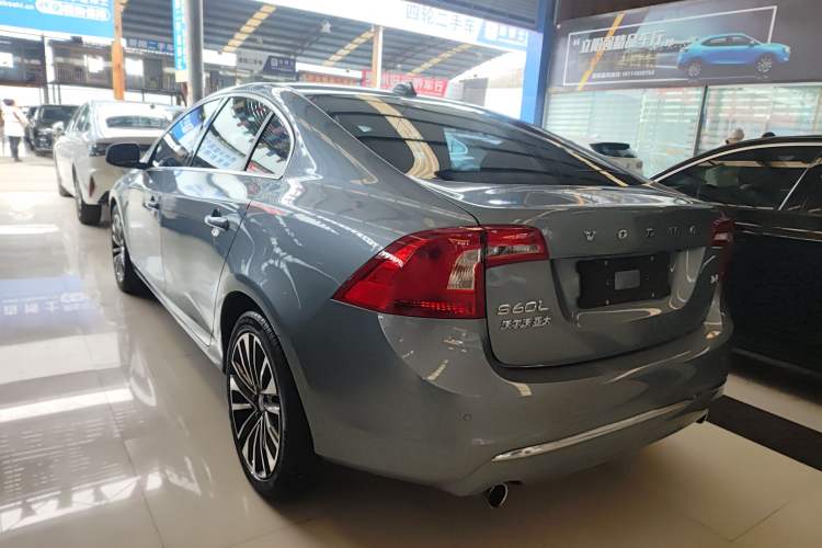 Used Volvo S60 2018 S60L T4 Smart & Ambitious Edition