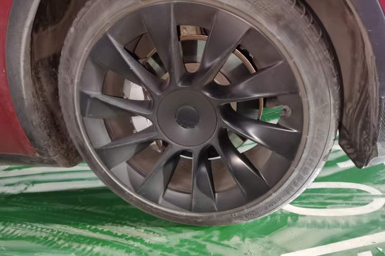 Used Tesla Model Y 2021 Long-Range All-Wheel-Drive Version 3D7