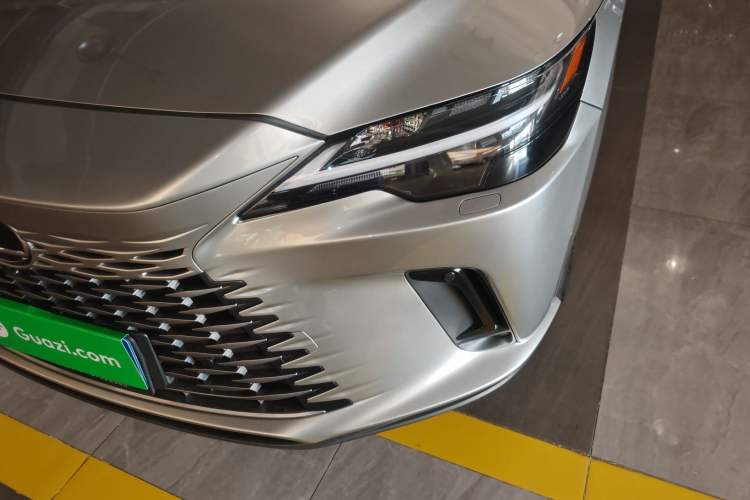 Used Lexus RX 2023 350h Two-Wheel Drive Enjoyment Version
