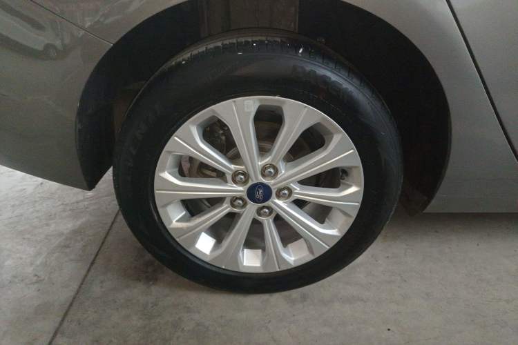 Used Ford Escort 2015 1.5L Automatic Fashion Model