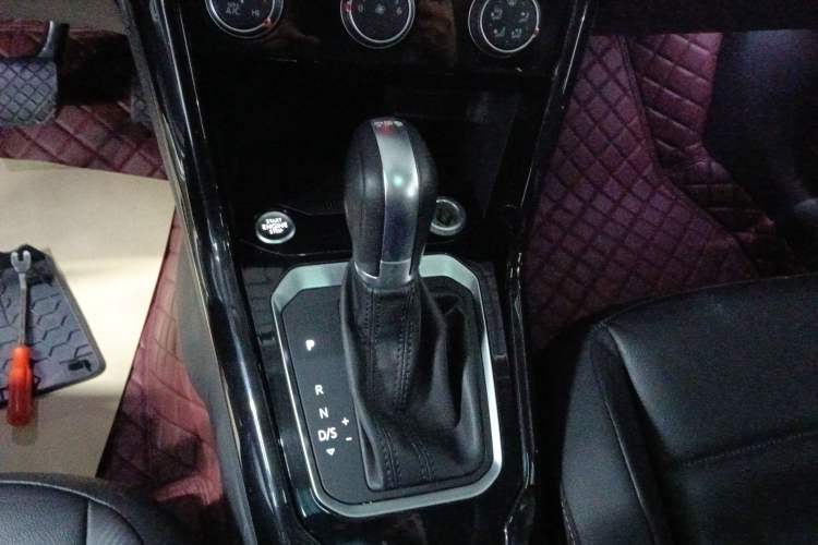 Used Volkswagen T-ROC 2020 280TSI DSG Two-Wheel Drive Comfort Version
