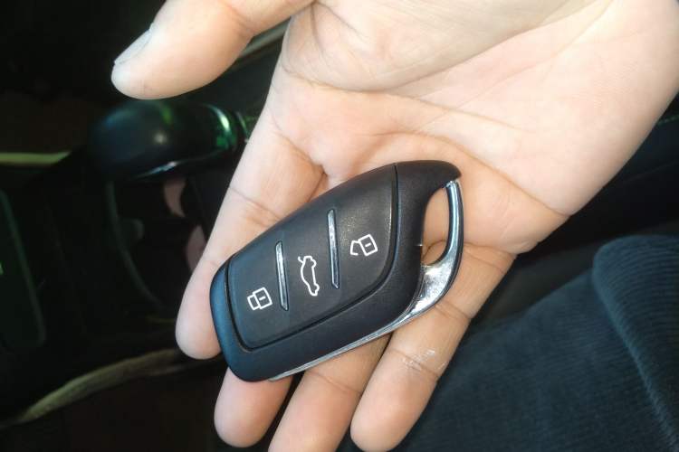 Used Roewe Clever 2021 302 km New Four-Seater Super-Efficient Version