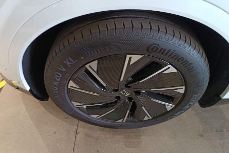 Used  07 2024 Pro+ All-Electric Version
