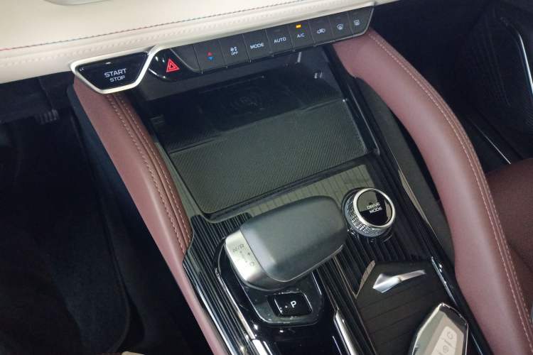 Used Geely Auto Monjaro L 2024 2.0TD High-Power Automatic Two-Wheel Drive Skyline Edition
