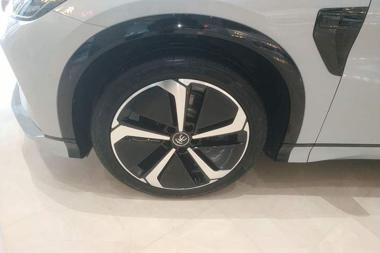 Used BYD Song L EV 2024 662 km Excellence Version
