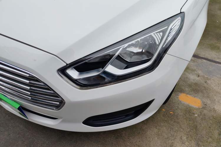 Used Ford Escort 2019 Revised Version 1.5L Manual "Quality Enjoyment" Trim (Tire Pressure Monitoring) China VI Standard
