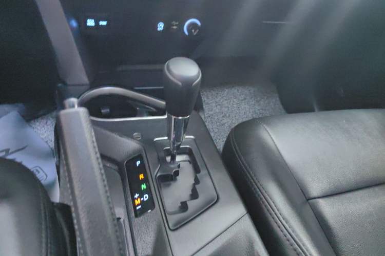 Used Toyota RAV4 2016 2.0L CVT Two-Wheel Drive Fashion Edition China V Standard