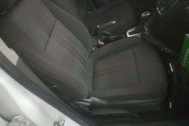 Used Buick Encore 2015 1.4T Automatic Two-Wheel Drive Urban Elite Version
