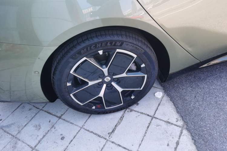 Used  SU7 2024 Rear-Drive Ultra-Long Range Advanced Pro-Level Intelligent Driving Version
