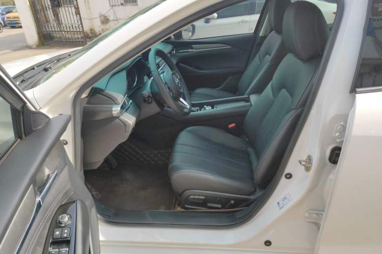 Used Mazda Atenza 2021 2.0L Blue Sky Luxury Edition
