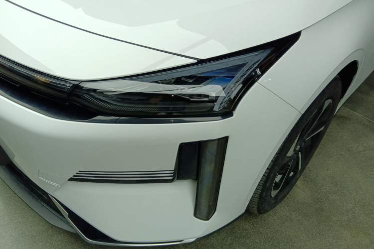 Used  L6 2024 125km PLUS Dragon Edition
