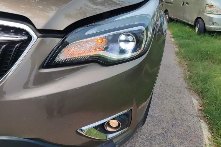 Used Buick Envision 2018 20T Two-Wheel-Drive Elite Model
