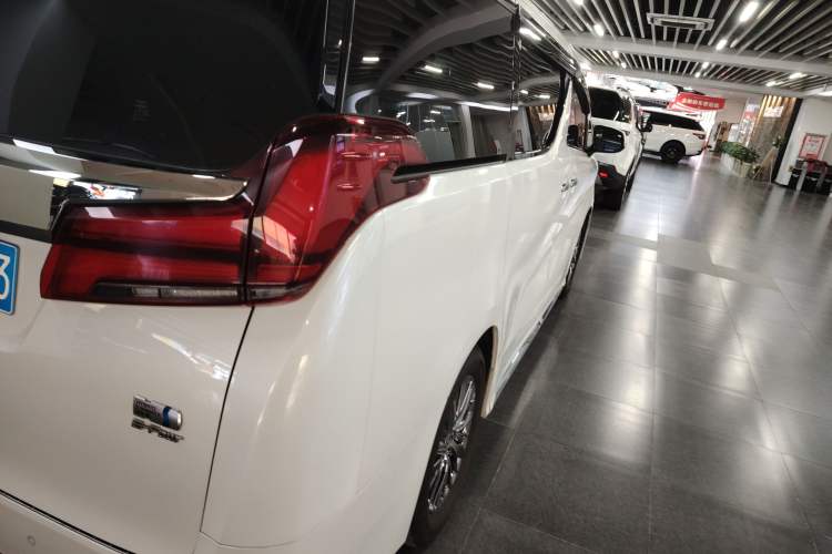 Used Toyota Alphard 2023 Dual-Motor 2.5L Premium Golden Edition