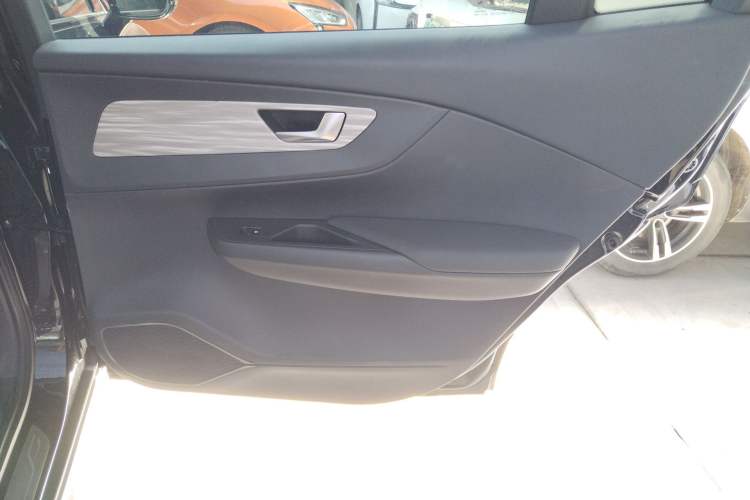 Used Hongqi E-QM5 2023 620km PLUS
