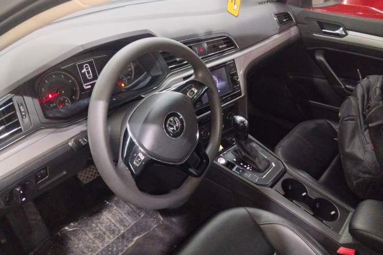 Used Volkswagen Lamando 2019 230TSI DSG Fashion Edition China VI
