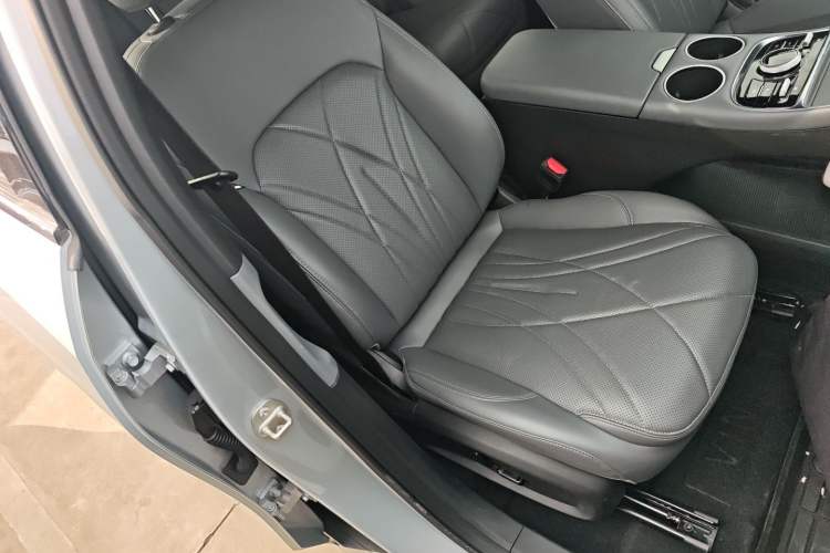 Used Geely Galaxy L6 2025 EM-i 140km Starship Edition