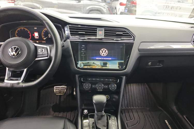 Used Volkswagen Tiguan L 2021 330TSI Automatic Two-Wheel Drive R-Line Enhanced Edition
