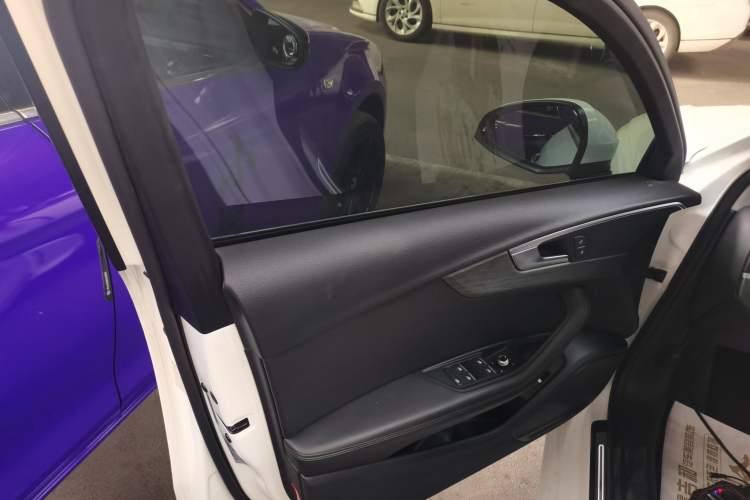 Used Audi A4L 2022 40 TFSI Stylish and Elegant Edition
