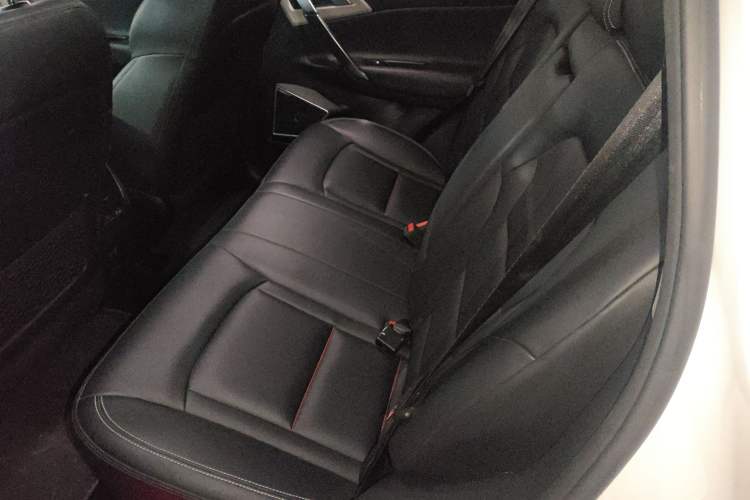 Used Geely Auto Emgrand X7 Sport 2020 1.8TD DCT Two-Wheel Drive Smart Connect 4G-Enabled Version
