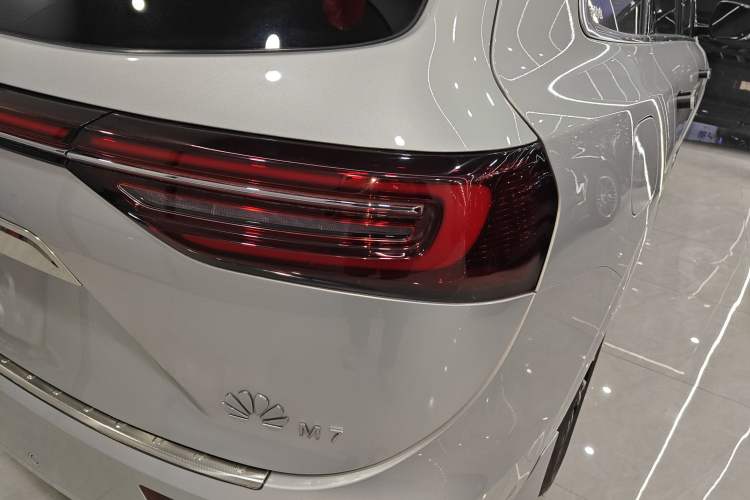 Used Hima AITO M7 2024 1.5T Rear-Drive Plus Version 6 Seats
